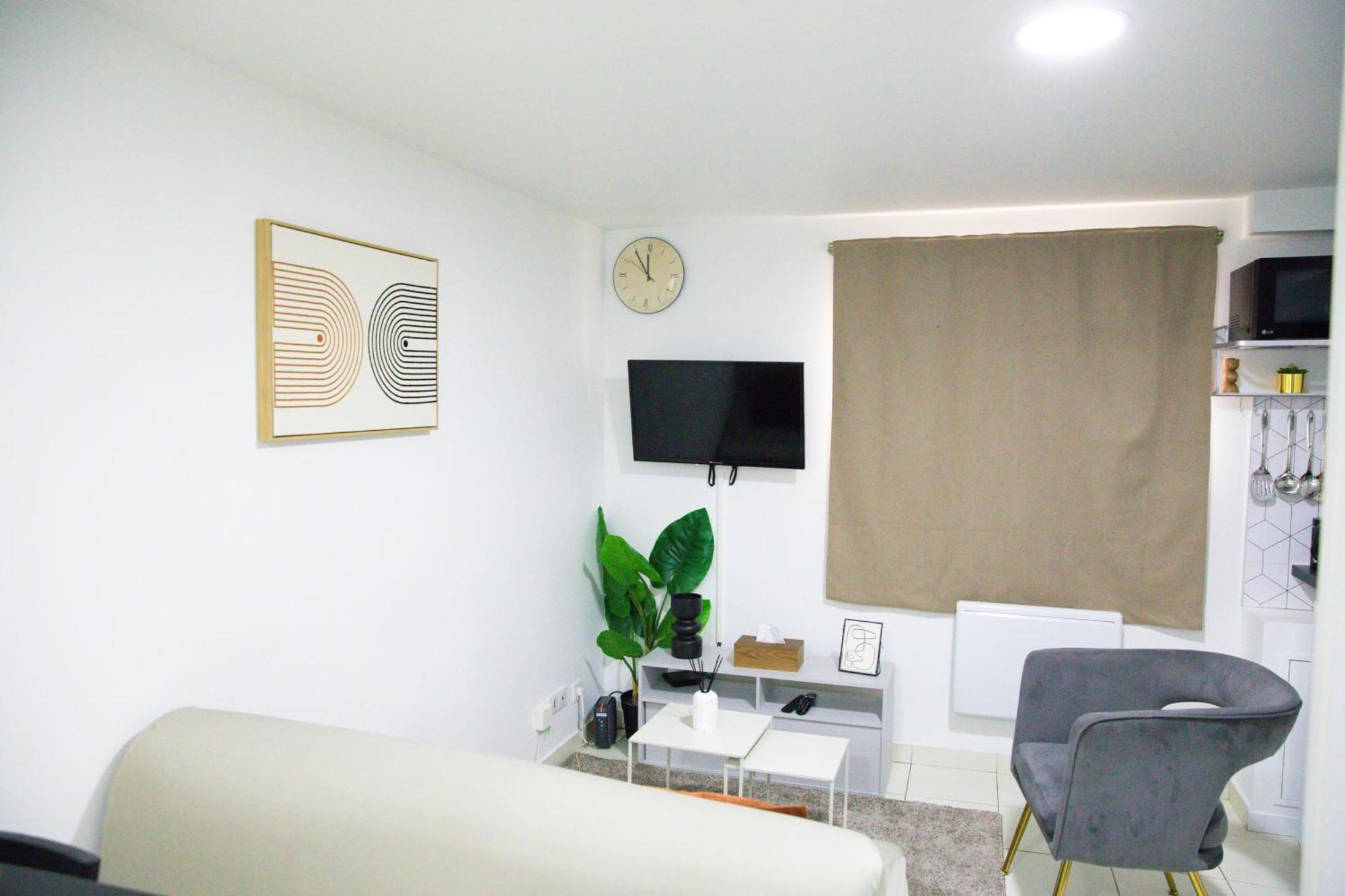 Le Relax Place - Metro 5 Bobigny